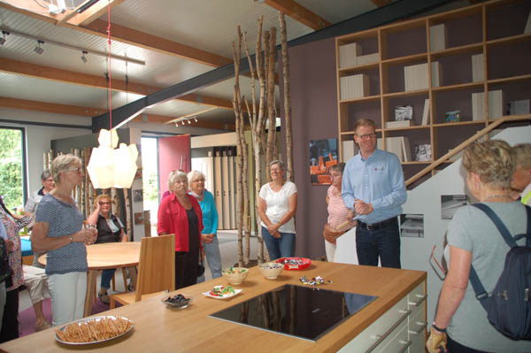 Landfrauen -Besuch Wohnmanufaktur-das Holzatelier Bjoern Schmahl