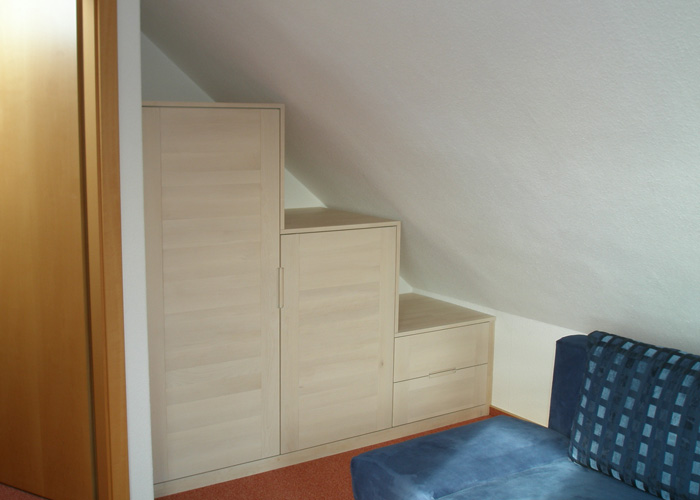 Möbel für die Dachschräge das Holzatelier